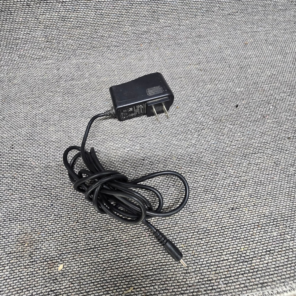 Fullpower AC Adapter SAW-0502000 5V 2A Power Supply Black Excellent Universal